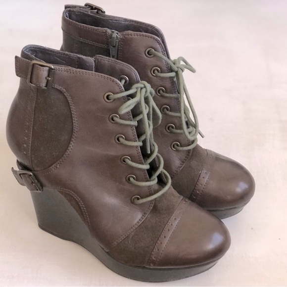 [Gianni Bini] Olive Leather Suede Wingtip Lace Up Buckle Zip Wedge Boots - Picture 7 of 10